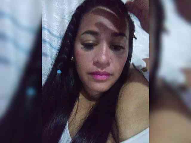 Letty33 webcam