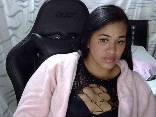 Letty33 webcam