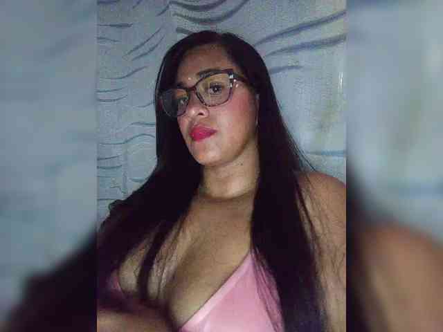 Letty33 webcam