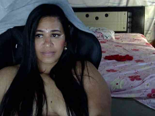 Letty33 webcam