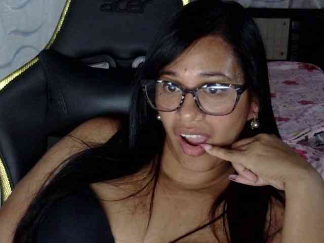 Letty33 webcam