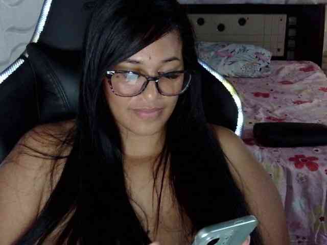 Letty33 webcam