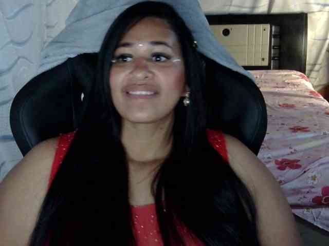 Letty33 webcam