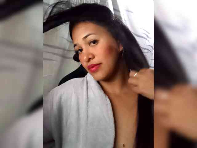 Letty33 webcam