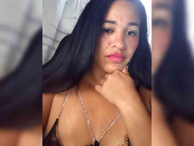 Letty33 webcam