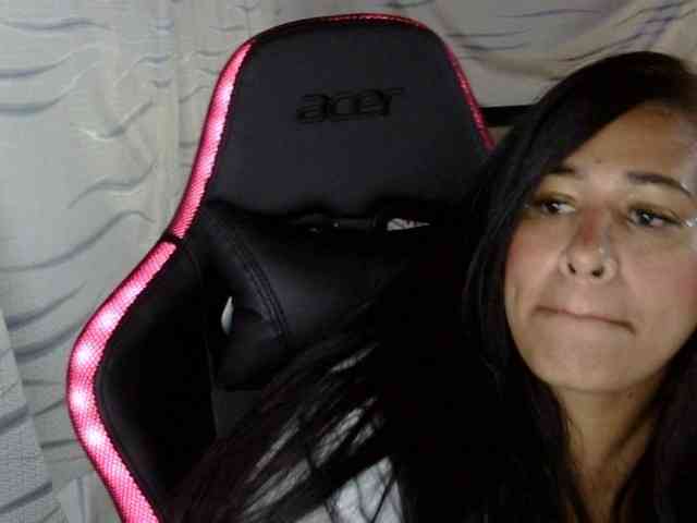 Letty33 webcam