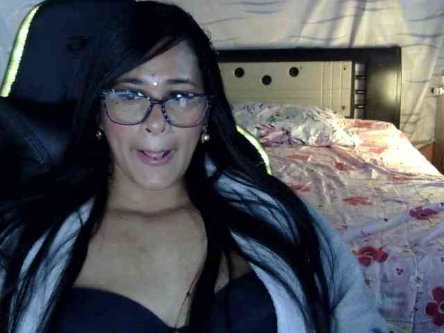 Letty33 webcam