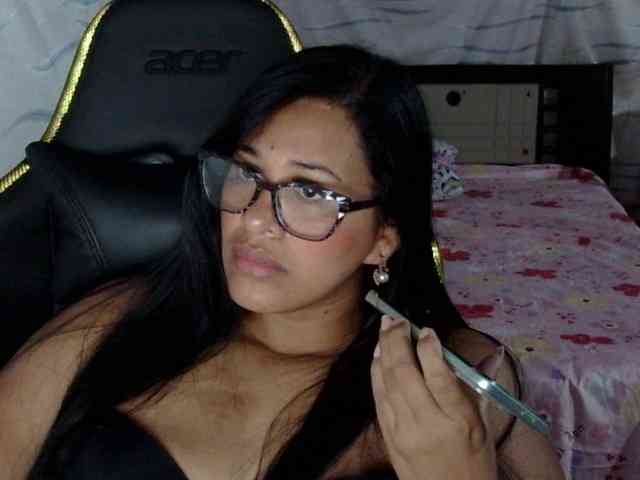 Letty33 webcam