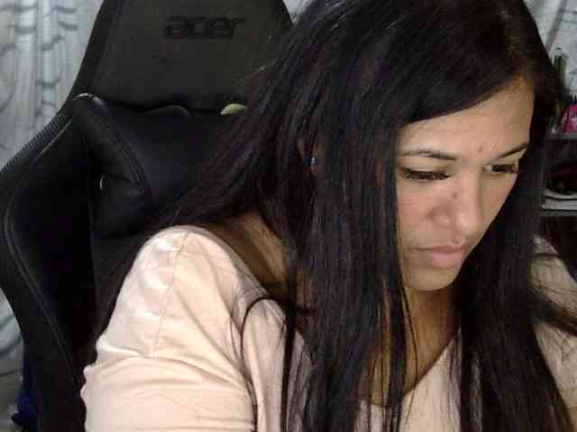 Letty33 webcam