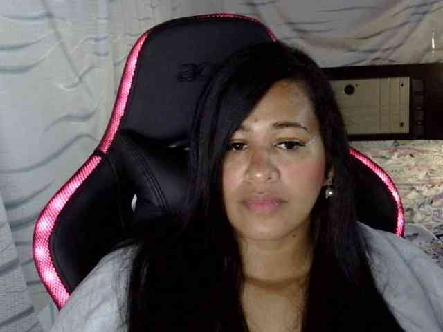 Letty33 webcam
