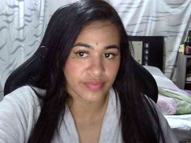 Letty33 webcam