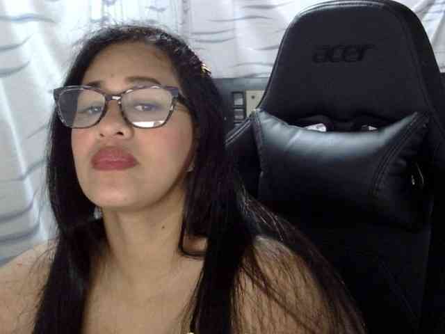 Letty33 webcam