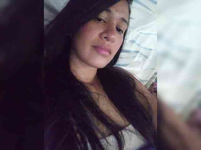 Letty33 webcam