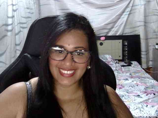 Letty33 webcam