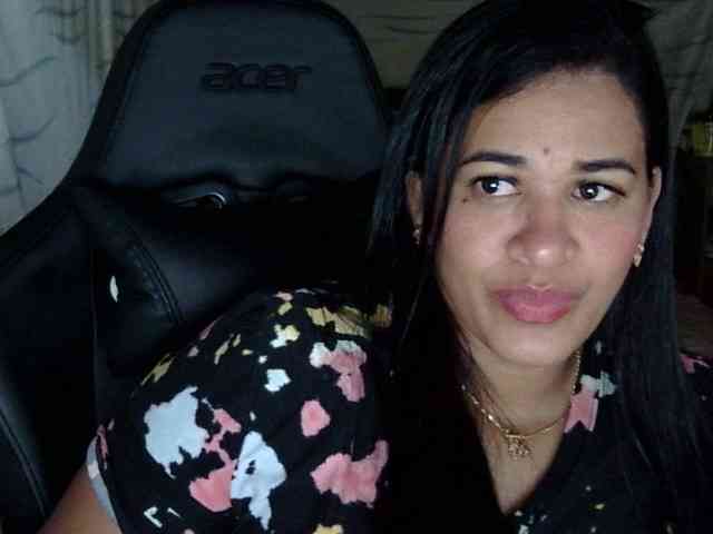 Letty33 webcam