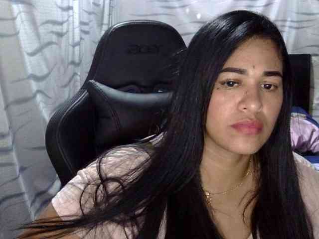 Letty33 webcam