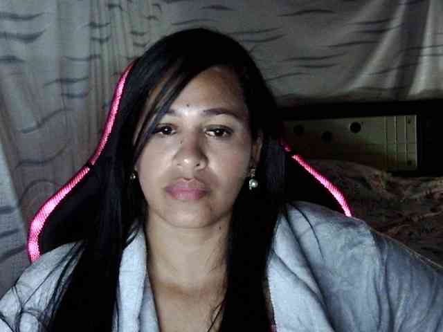 Letty33 webcam