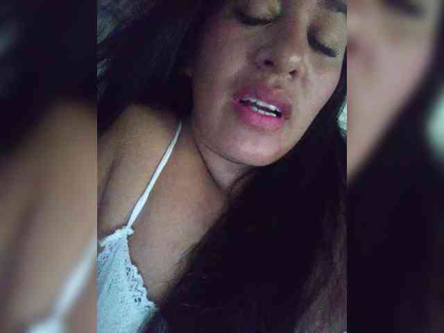 Letty33 webcam