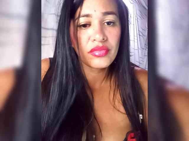 Letty33 webcam