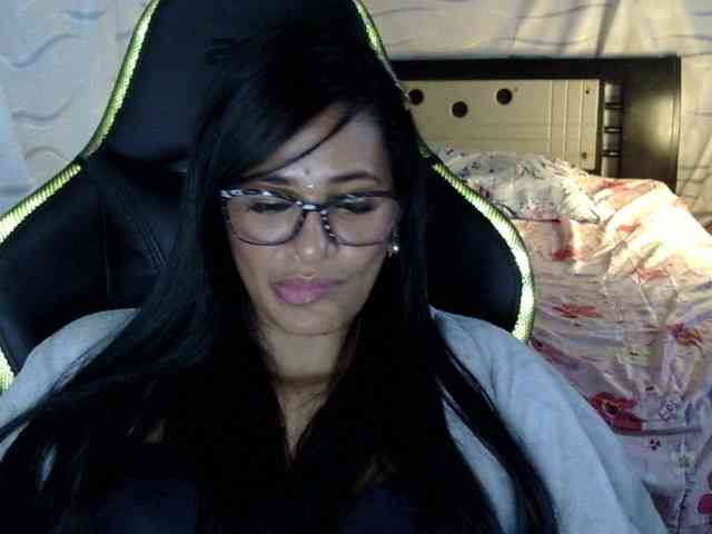 Letty33 webcam