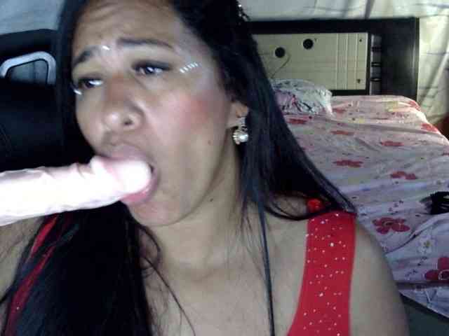 Letty33 webcam