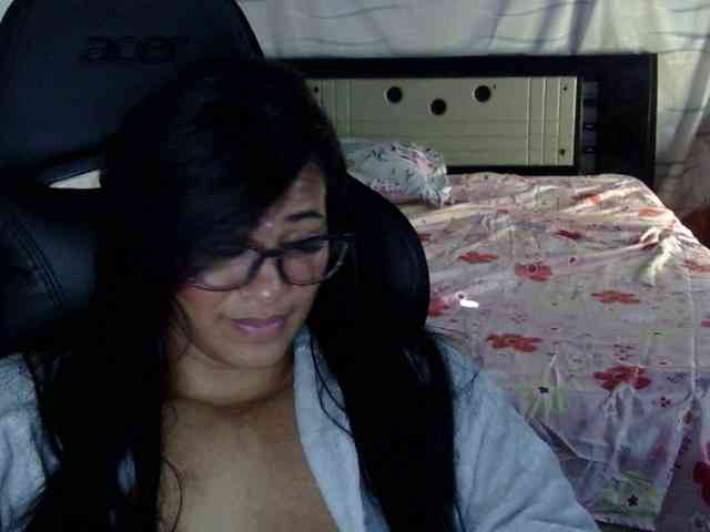 Letty33 webcam