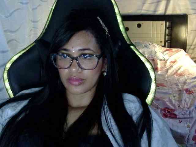 Letty33 webcam