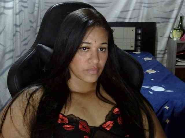 Letty33 webcam