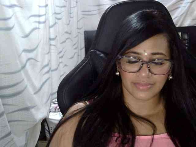 Letty33 webcam