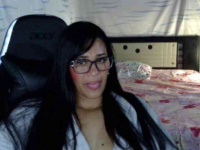 Letty33 webcam