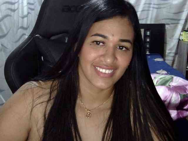 Letty33 webcam