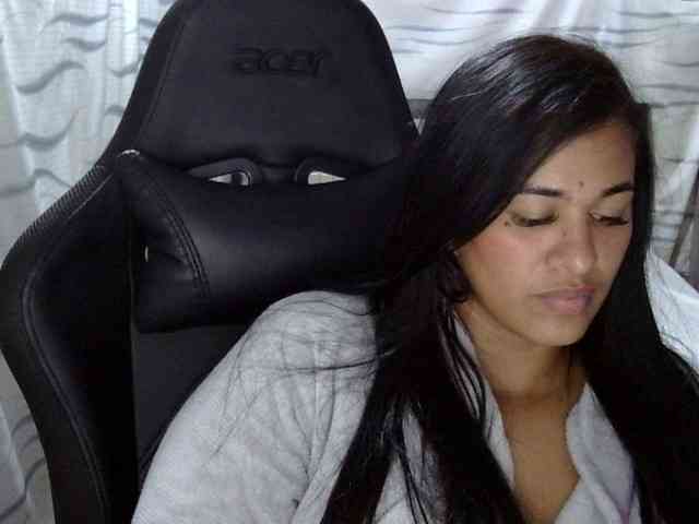 Letty33 webcam