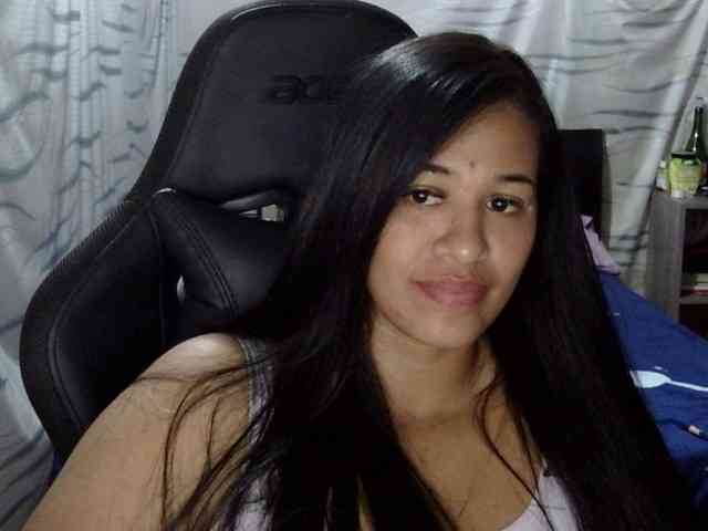 Letty33 webcam