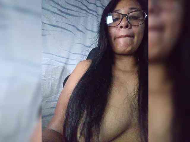 Letty33 webcam