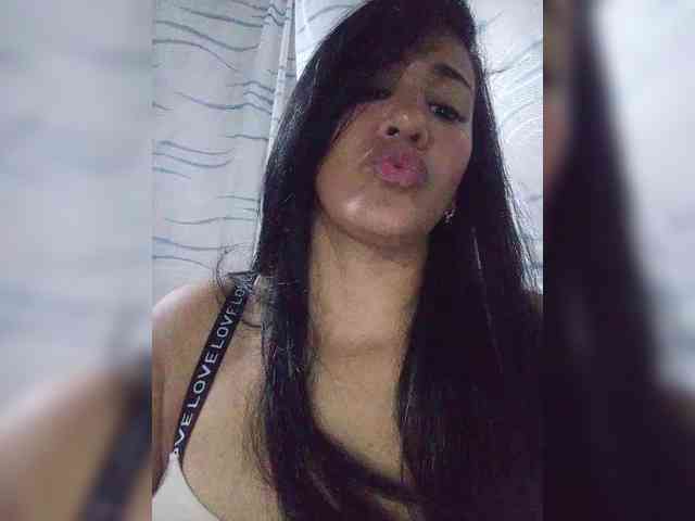 Letty33 webcam
