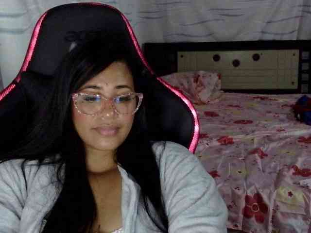 Letty33 webcam