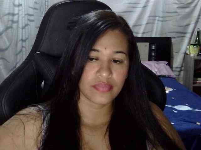 Letty33 webcam