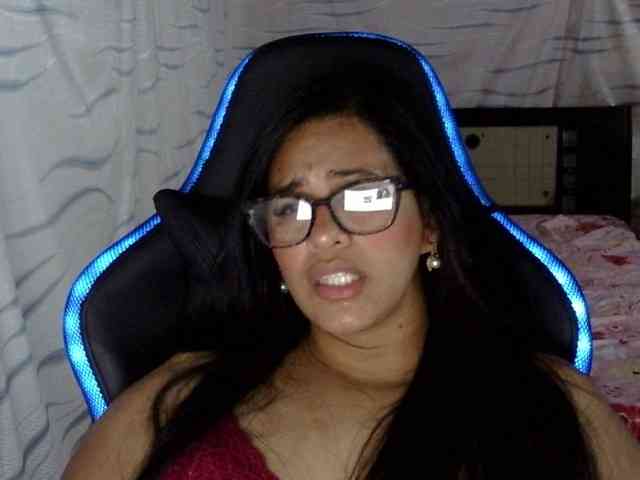 Letty33 webcam