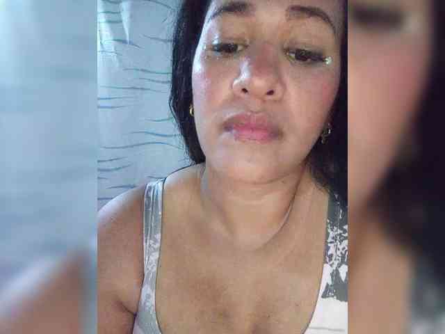 Letty33 webcam