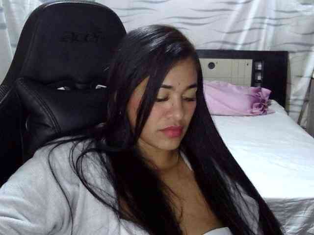 Letty33 webcam