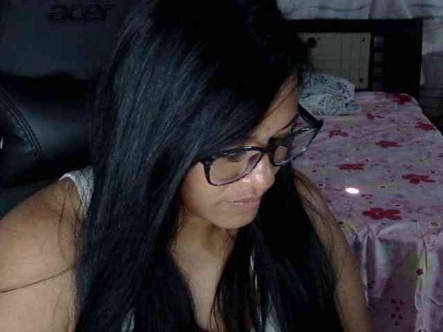 Letty33 webcam