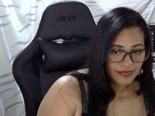 Letty33 webcam