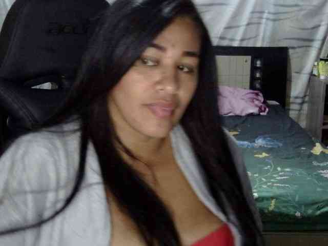 Letty33 webcam