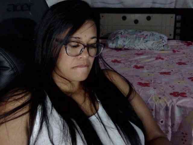 Letty33 webcam
