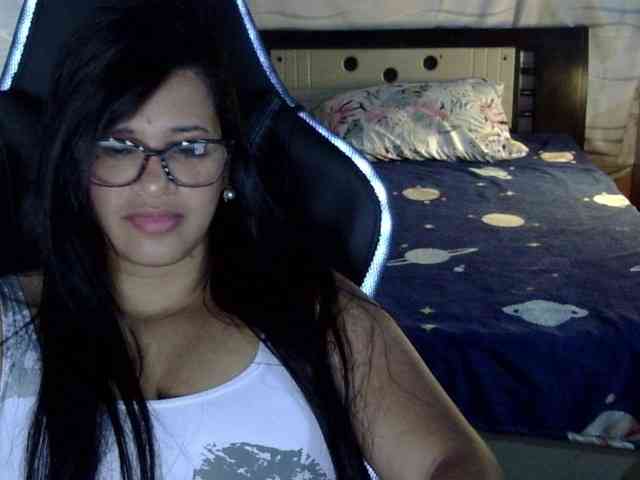 Letty33 webcam
