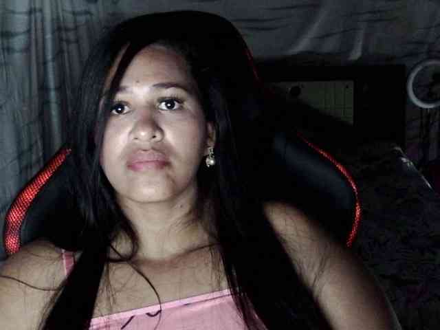 Letty33 webcam