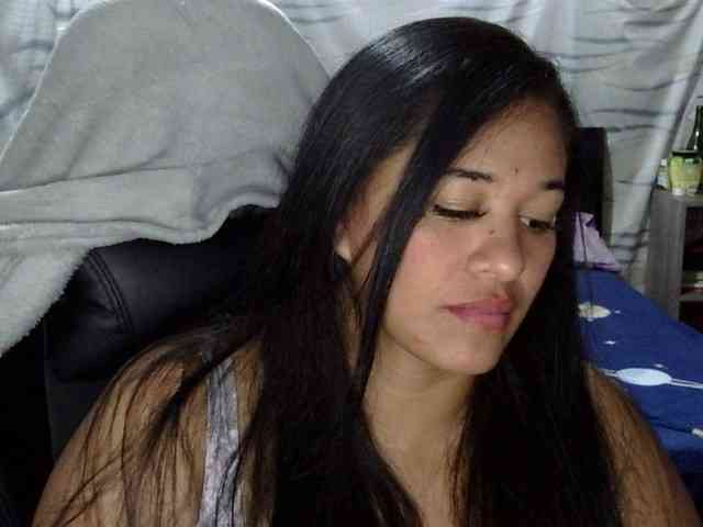 Letty33 webcam
