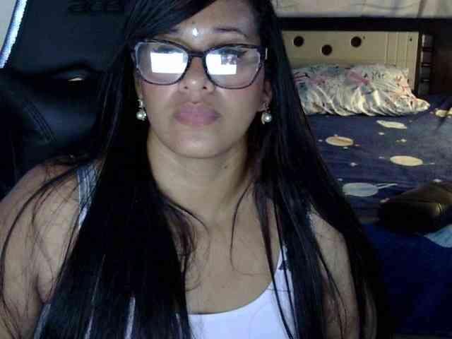 Letty33 webcam