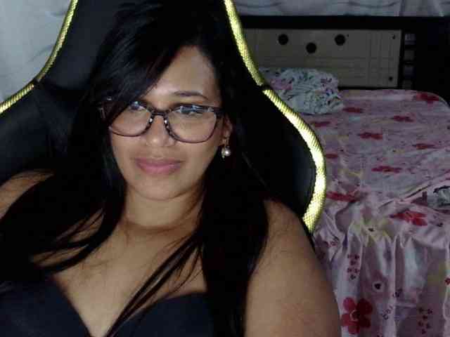 Letty33 webcam