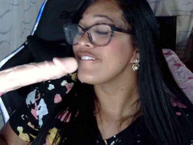 Letty33 webcam